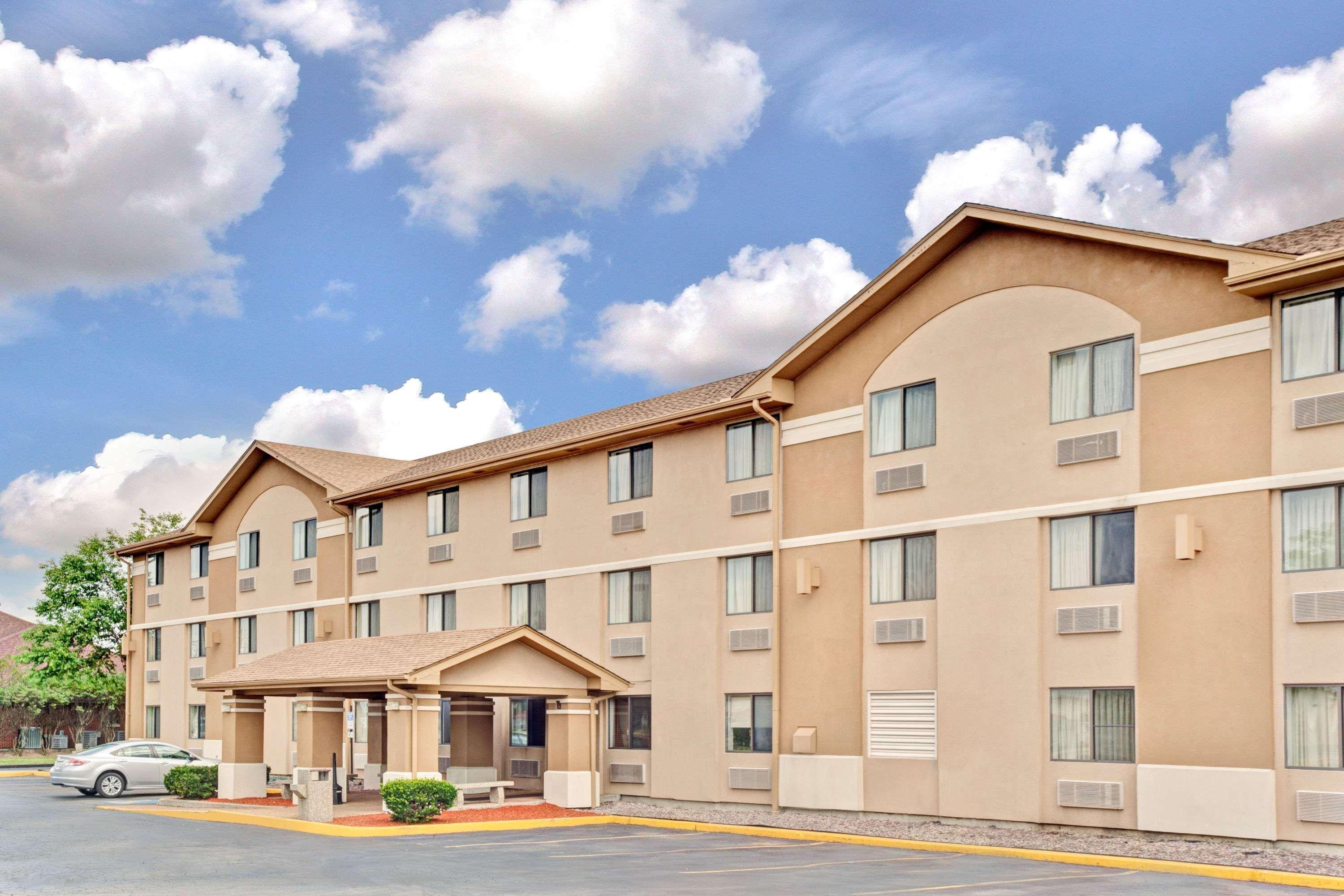 Super 8 By Wyndham Mokena/Frankfort /I-80 Exterior photo