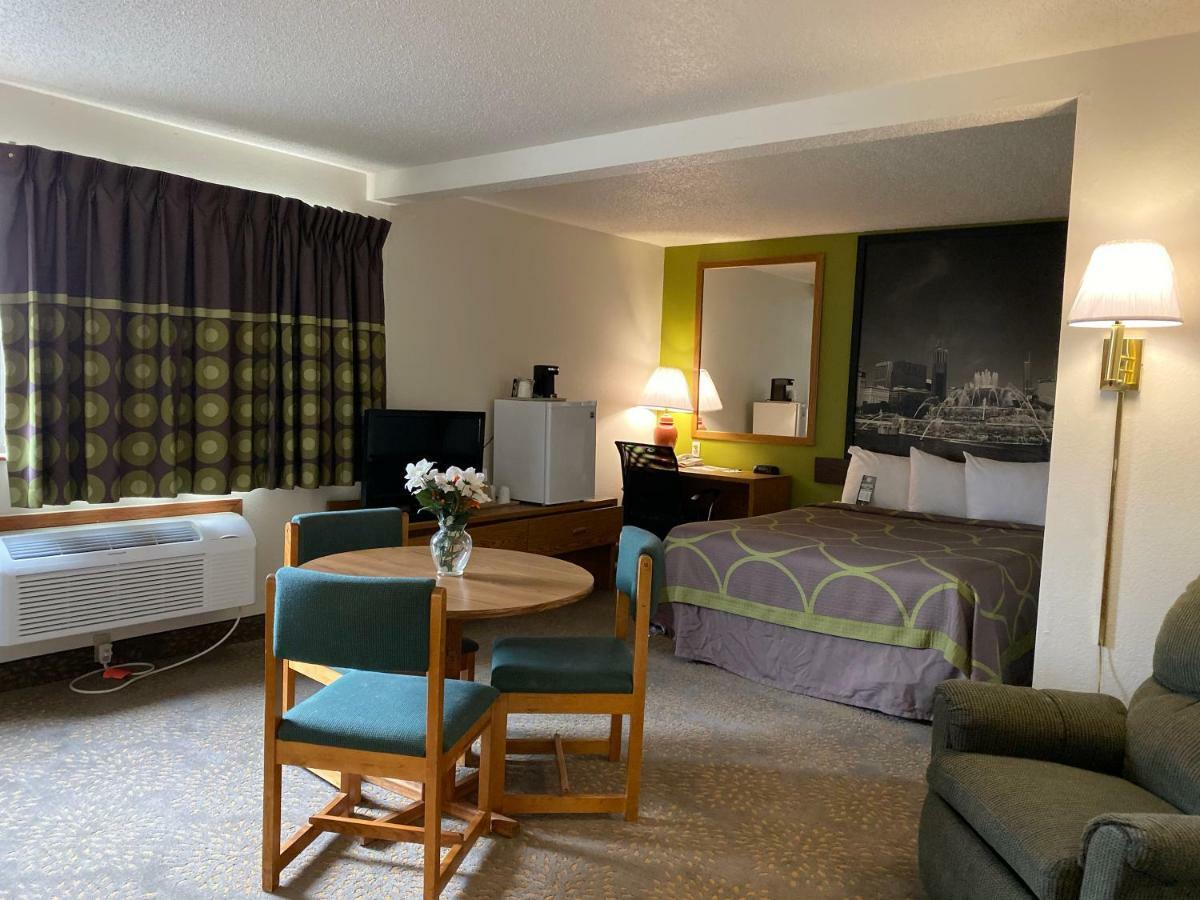 Super 8 By Wyndham Mokena/Frankfort /I-80 Exterior photo